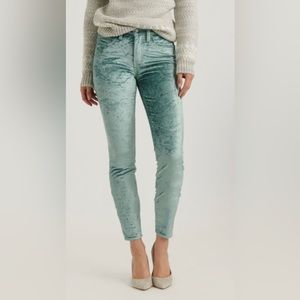 LUCKY BRAND NWOT Mid Rise Ava Skinny Velvet Jean-Never Worn